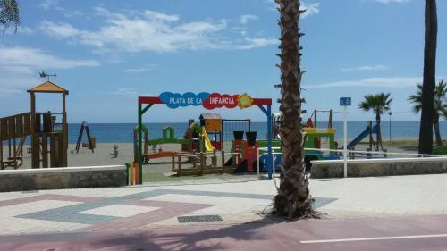 Apartamentos Poniente - Mares Торре-дель-Мар Екстер'єр фото