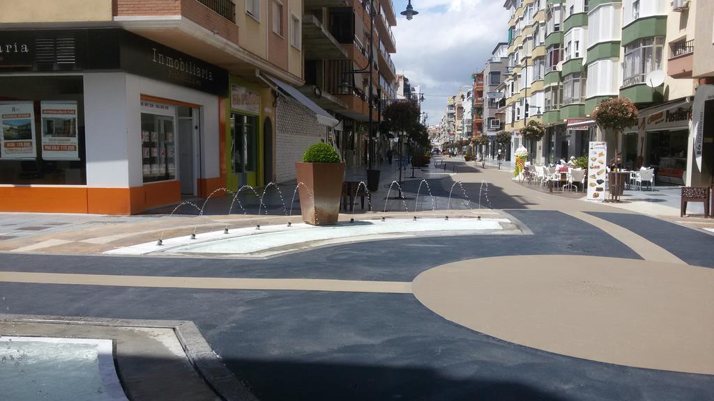 Apartamentos Poniente - Mares Торре-дель-Мар Екстер'єр фото